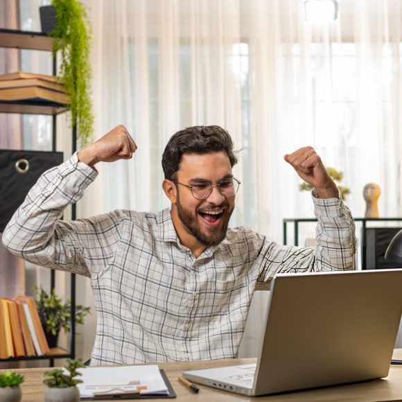  Freelancing vs. Full-Time Tech Jobs: Which One is Right for You?