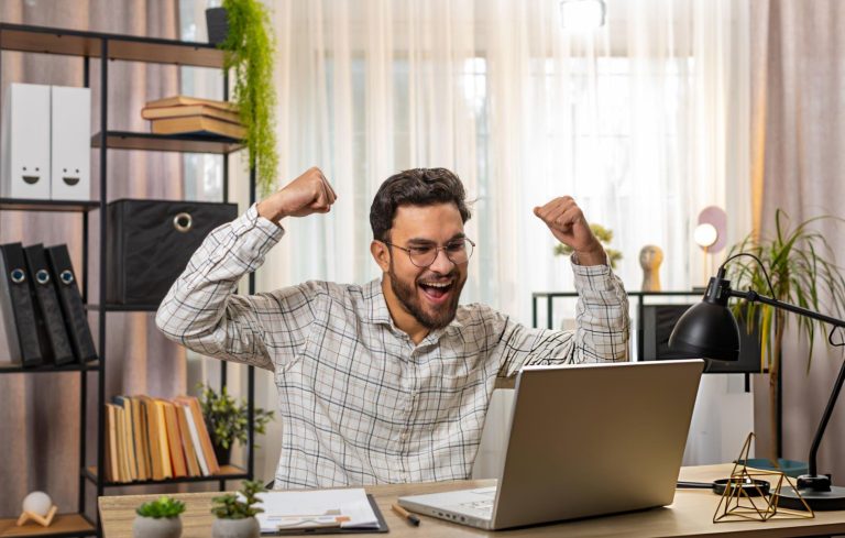  Freelancing vs. Full-Time Tech Jobs: Which One is Right for You?